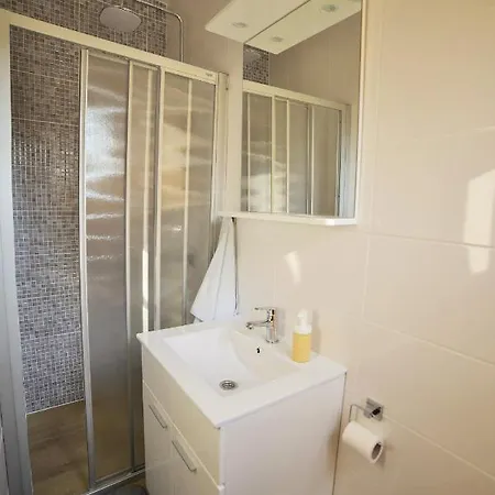 Apartment 5072b Mundanije