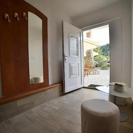 Apartment 5072b