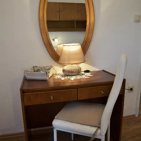 Apartment 5072b Mundanije