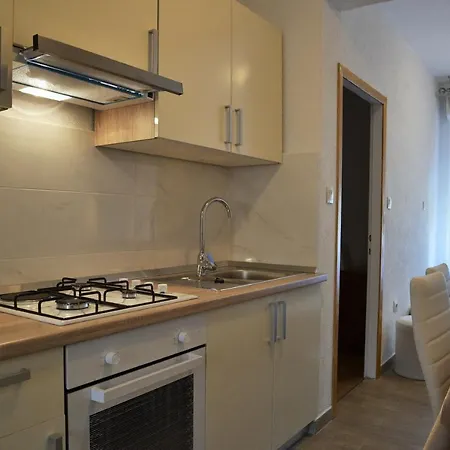 5072b Apartment *